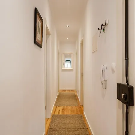Principe Real Area Apartment