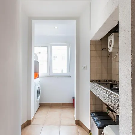 Principe Real Area Apartment